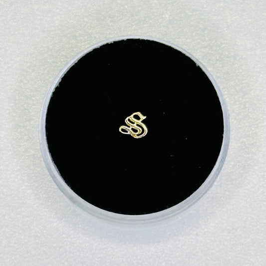 18k gold yellow gold S letter